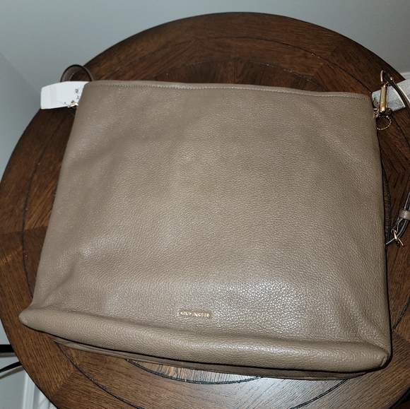 Brand New Coach Madison Tan Pebbled Leather Hobo Bag - Picture 2 of 6